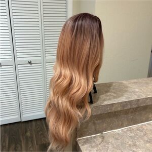 Chelsey Smith Crowns Cool Peach
Queen Melt Plum Rooted Wavy Wig Like New T Part